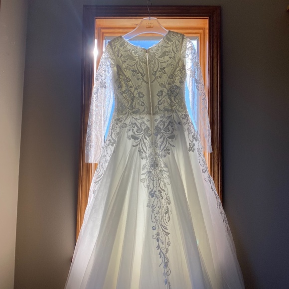 Monica Loretti art. #8157 Collection ModestIvory Ivory wedding dress - Picture 11 of 14